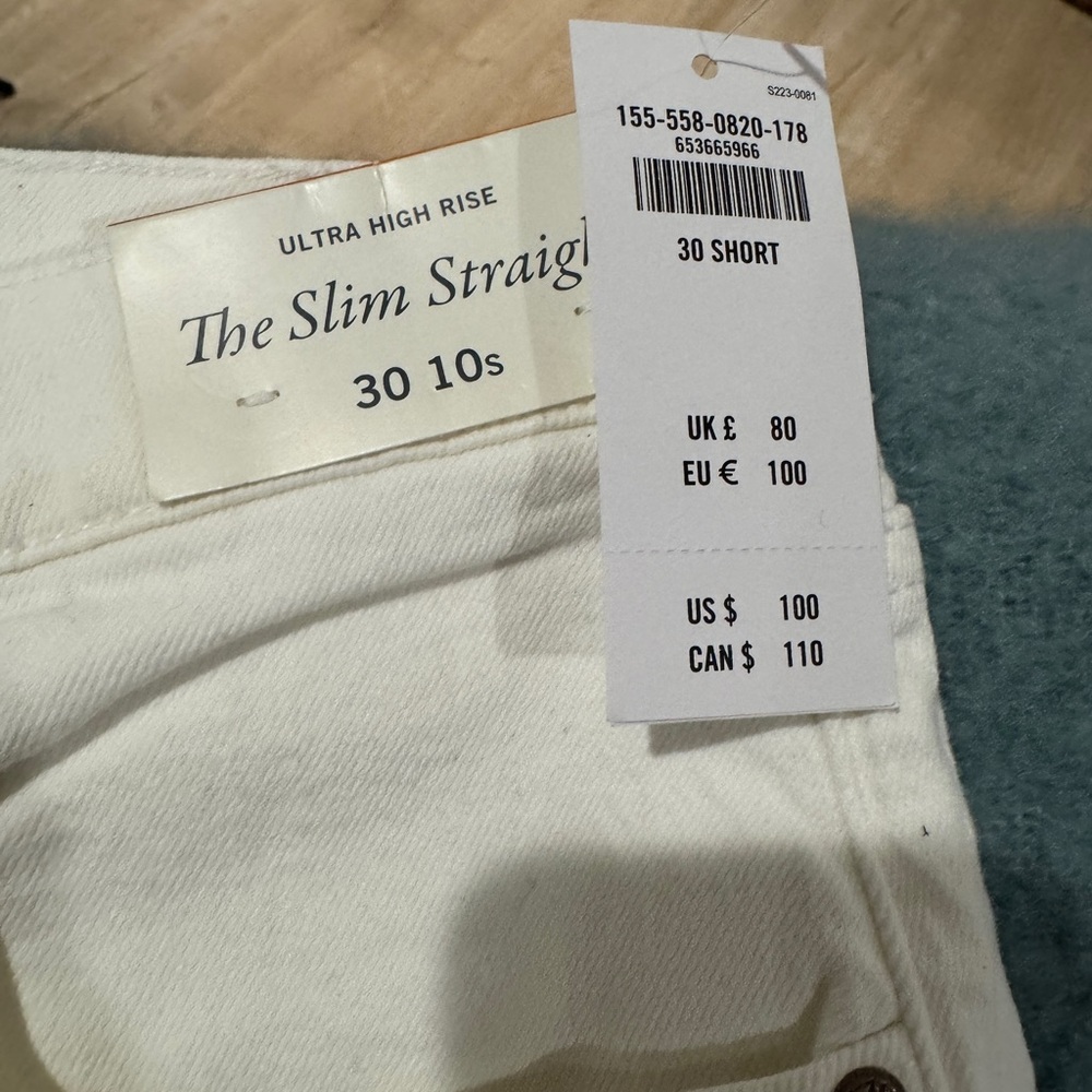 NWT / 30 Short - Abercrombieombie & Fitch White Jeans “Ultra High Rise”